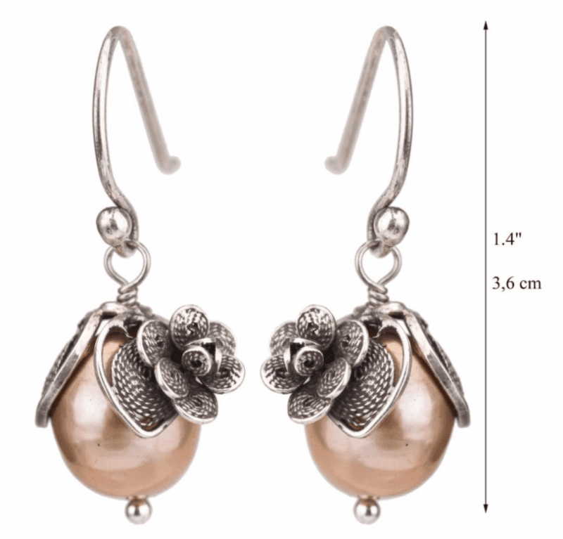 Yvone Christa Tiny Rose On Pearl Hanging Earring E3696 Orecchini