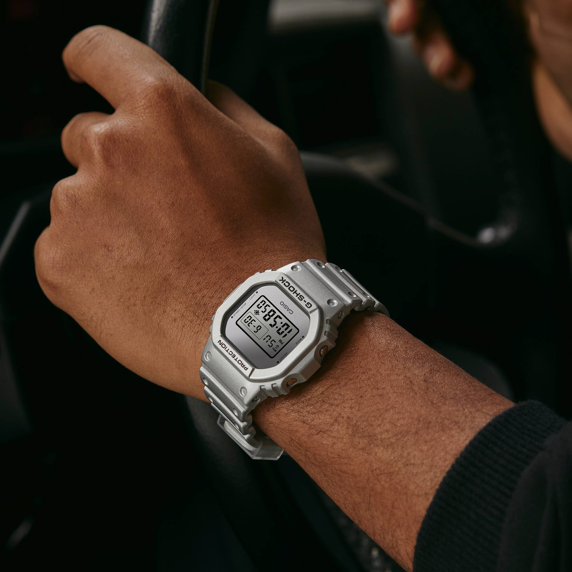 Casio DW-5600FF-8 - immagine 2
